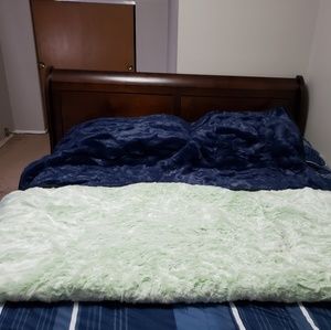 Queen size blanket